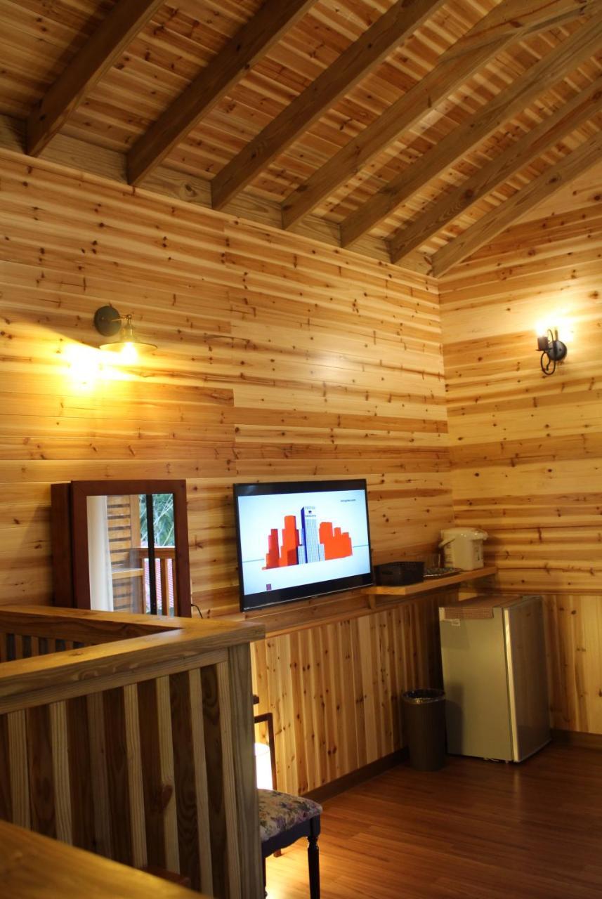 Cottage At Sun Moon Lake Yuchi Extérieur photo